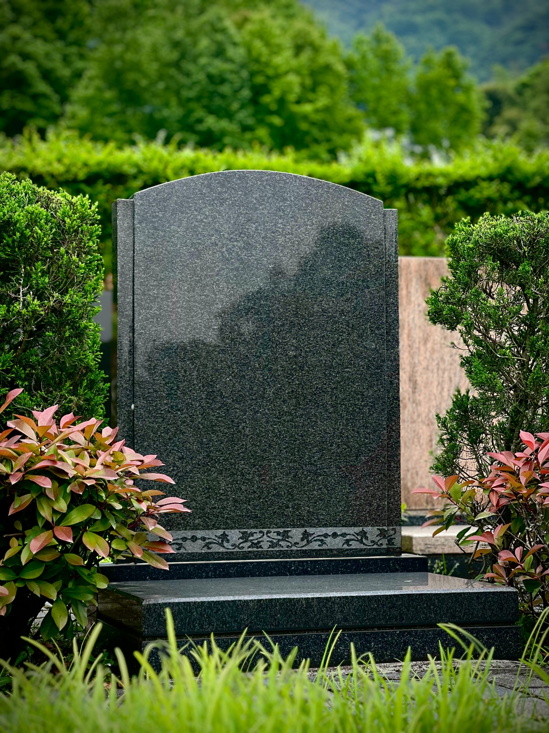 绿地墓碑